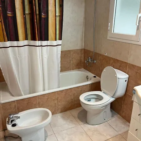 Amplio Con Acceso Directo A Piscina דירה *