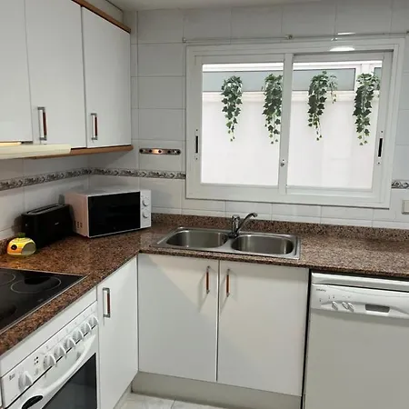 Amplio Con Acceso Directo A Piscina *